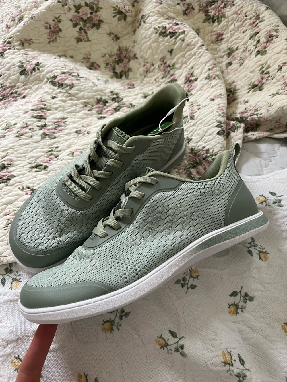 Women's Lightweight Eco Sneakers Sage Green